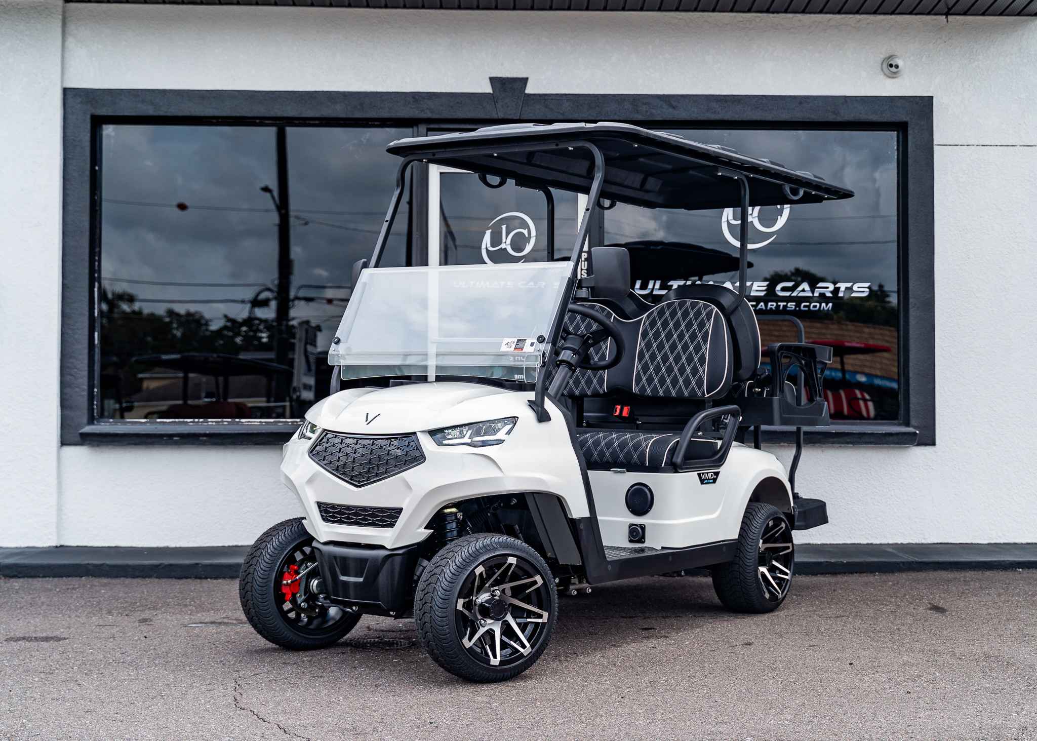 2024 Vivid V4 WHITE